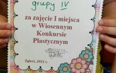 Zdjęcie dyplomu. 