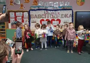 329856767_869053391045447_5589359418370722744_n-300x210