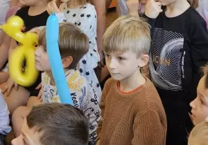 Zapatrzona publiczność.