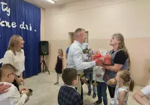 Rodzice dziękują personelowi przdszkola.