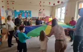 Zabawa chustą animacyjną.