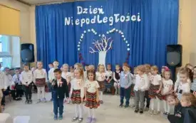 Chłopiec m&oacute;wi wiersz
