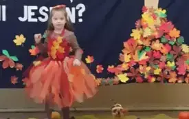 Zdjęcie dziewczynki w stroju pani jesieni