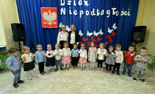 Zdjęcie do Dzień Niepodległości w MP 13 im Bajkowe Przedszkole