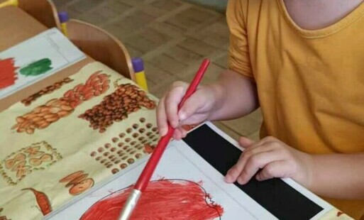 Zdjęcie do zabawy plastyczne w grupie pierwszej